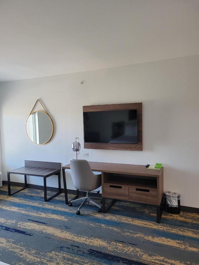 La Quinta Inn & Suites By Wyndham Terrell Dış mekan fotoğraf