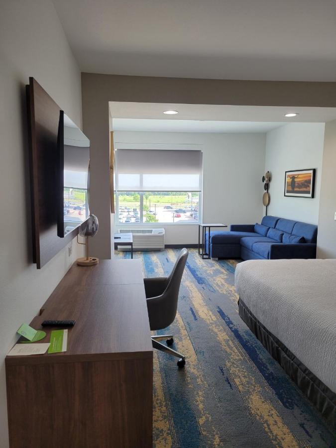 La Quinta Inn & Suites By Wyndham Terrell Dış mekan fotoğraf